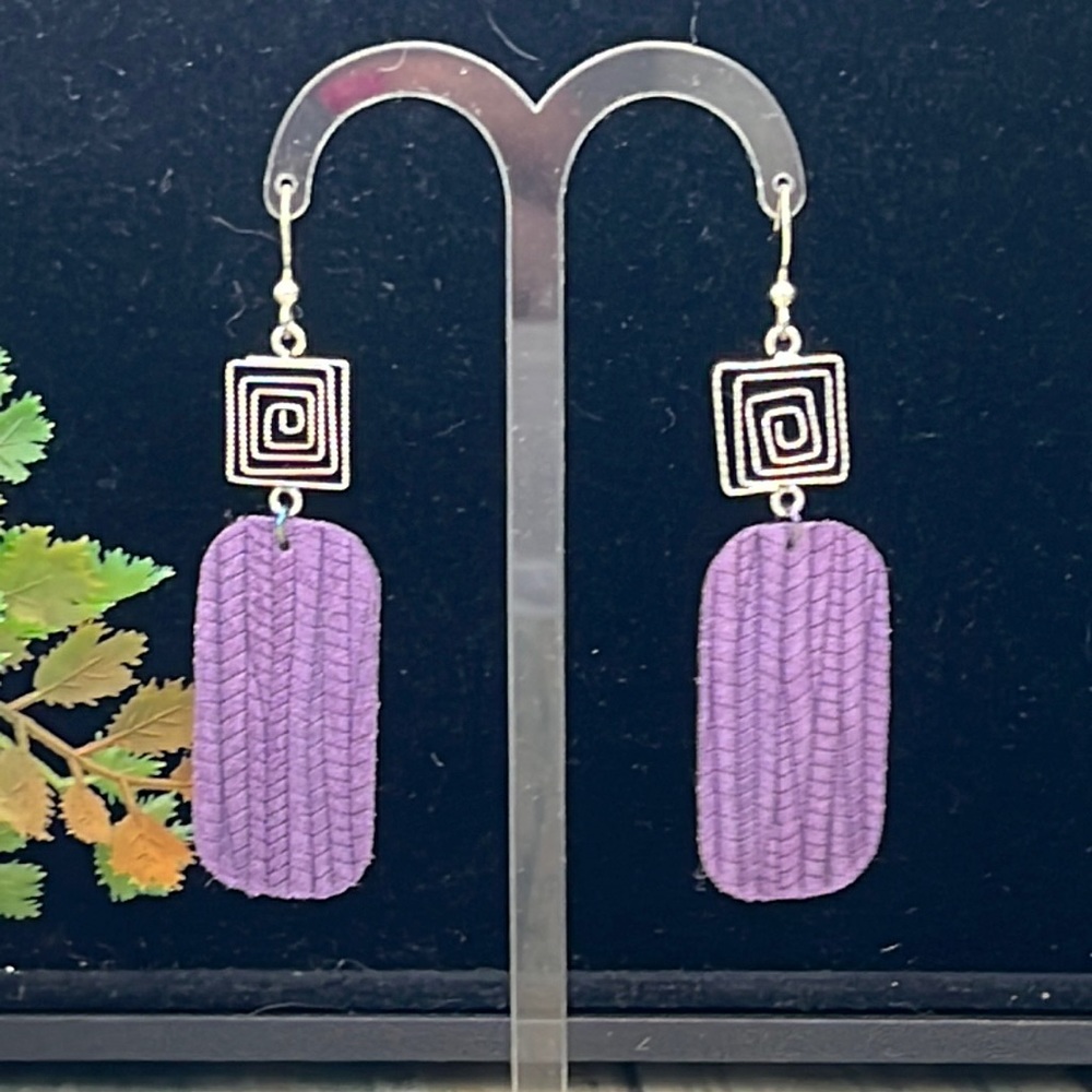 🌟🌸Adorned Crown Artisan purple genuine leather drop swirl earrings